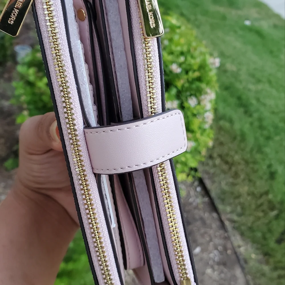 New Michael kors Wallet Double Zipper Vanilla with pink color - Picture 8 of 14